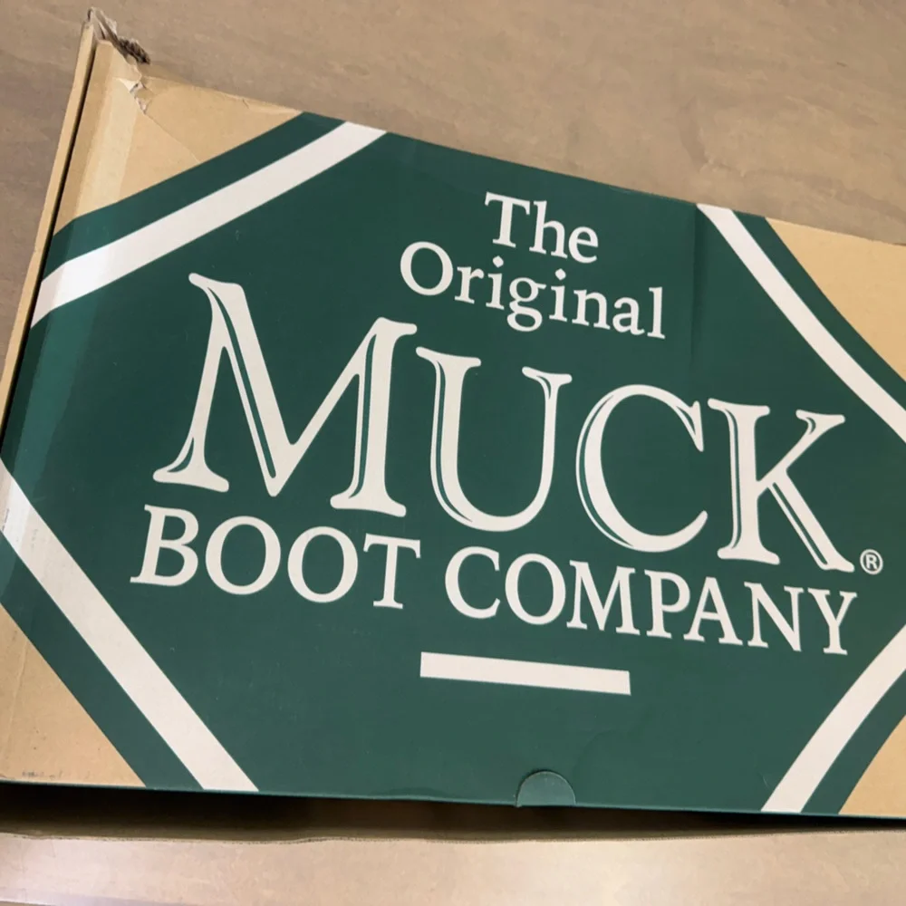 Muck men’s arctic pro insulated boots. Brown. Brand new  with tags. Size 10